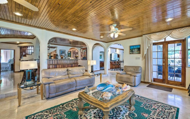 Oceanfront 'majestic Beach House' w/ Gym + Pool!