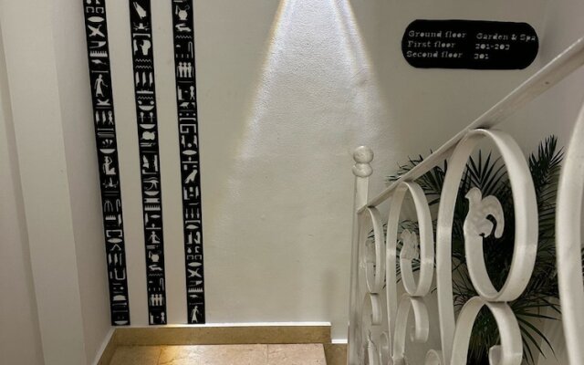 K Boutique Pyramids View West