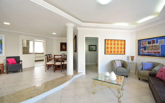 Casa com Piscina Morro das Pedras