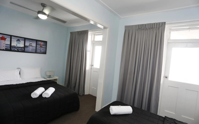 The Lakes Hotel – Guest Rooms – The Entrance