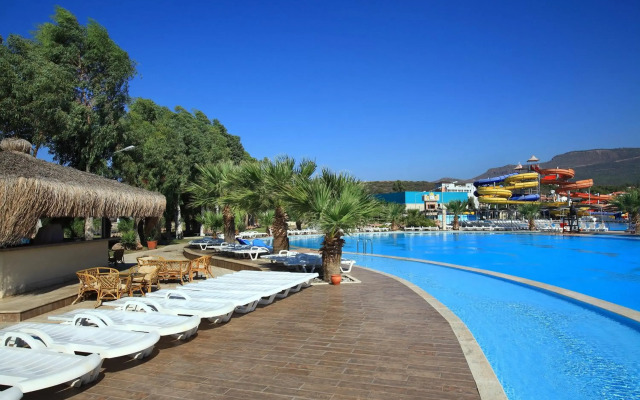 Cactus Club Yalı & Resort