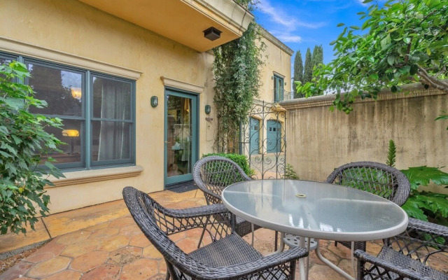 Cypress House & Studio, Walk To Healdsburg Plaza 3 Bedroom Home by Redawning