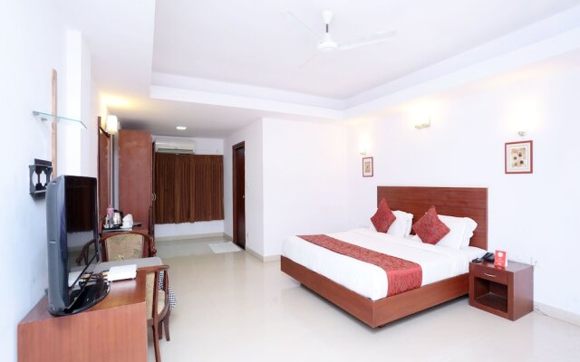 Oyo 15992 Central Hotel