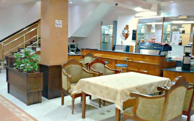 Meg Klaus Hotel