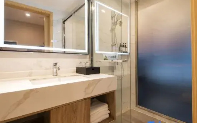 Qiuguo Hotel X(Guangzhou Baiyun International Airport T1 Branch)