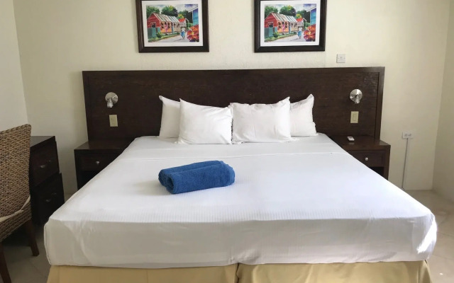 Coconut Court Beach Hotel