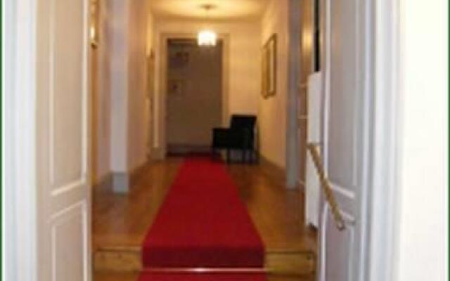 Chateau Tout Y Fault