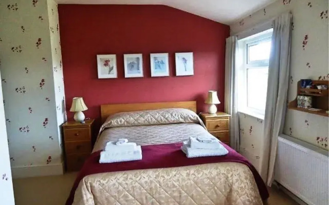 Heather Lodge Country House
