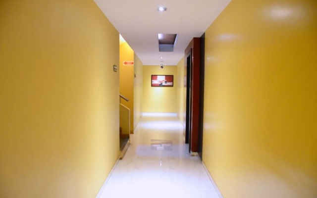OYO 6002 Avezeekaa Corporate Residency
