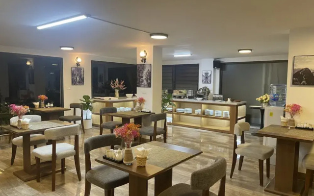Hana Stay Tran Quoc Hoan
