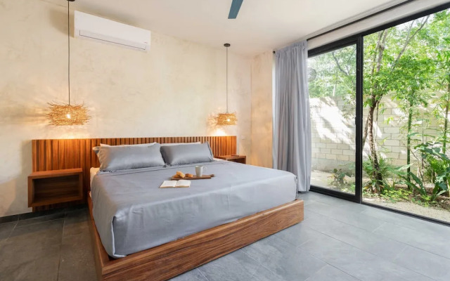 Twelve O’Clock Luxury Villas