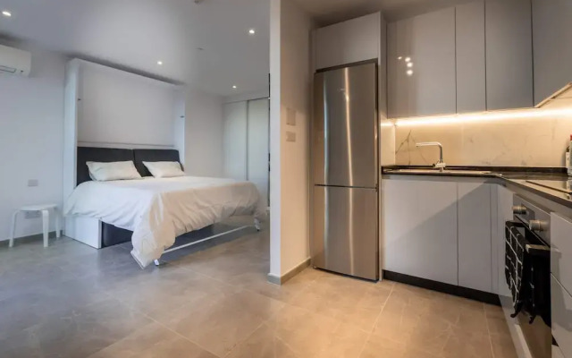 Top Studio With View-hosted by Sweetstay