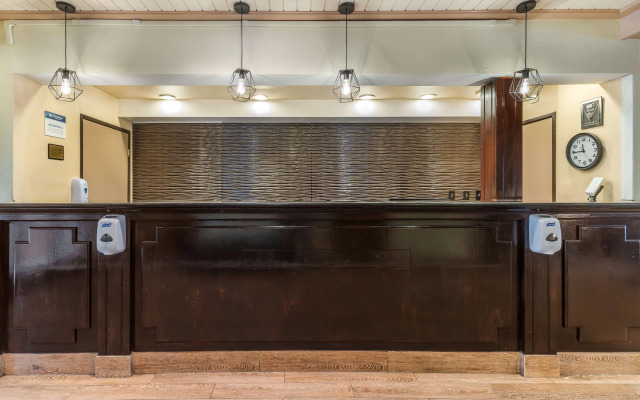 Best Western John Muir Inn