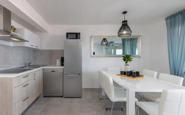 Adorable Home With Balcony and Swimming Pool