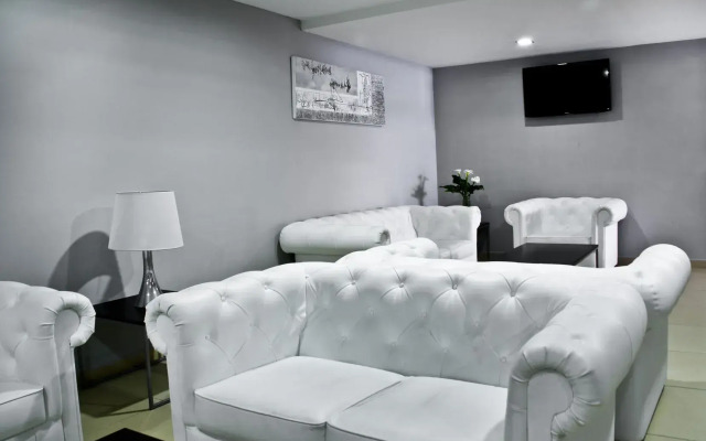 Summer Hotel