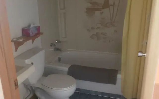 Joyce's Motel & Cottages