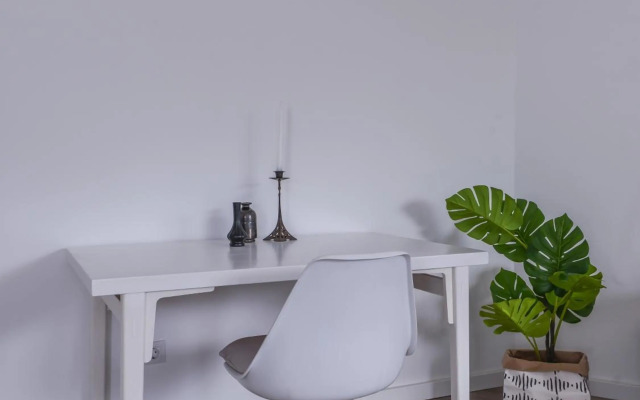 66 Apartment - Stylish Two Bedroom in Lozenets District