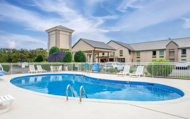 Comfort Inn Petersburg Fort Lee Area