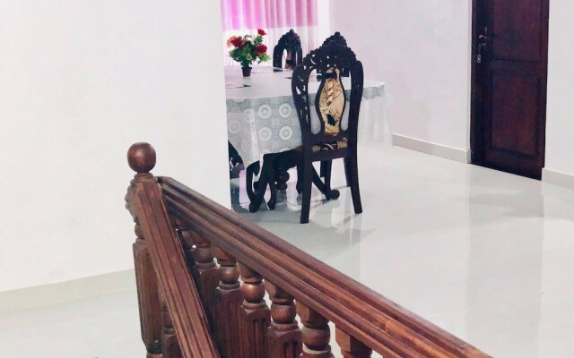 Family Ties GUEST INN