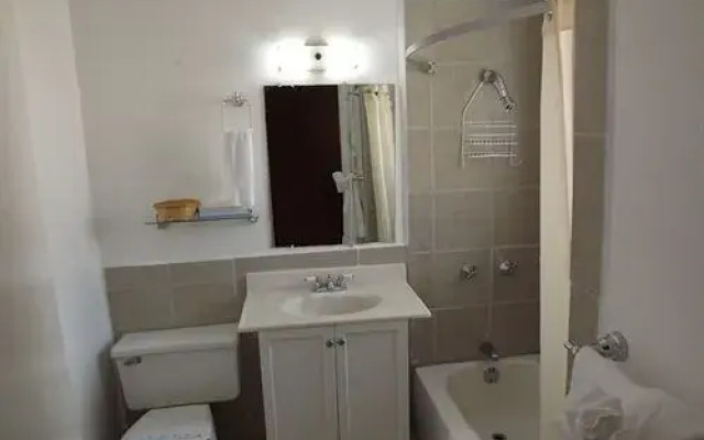 Rodeway Inn & Suites