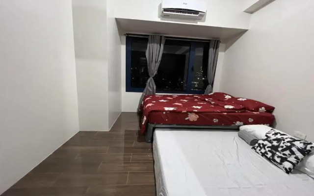 Air Residence Makati Elegant Design WiFi