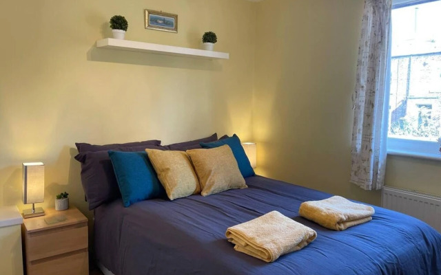 Ideal for Contractors & Families by Hnfc Stays