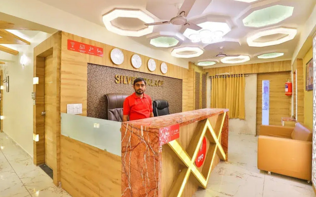 OYO 19501 Hotel Silver Palace