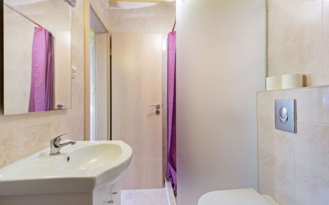 Comfortable Holiday Home in Pirovac With Garden