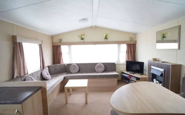 2 Bedroom Caravan in Hunstanton Dogs go Free
