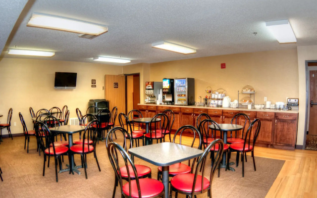 Red Roof Inn Fargo - I-94/ Medical Center