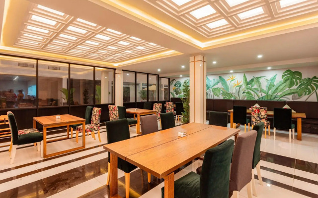 Anona Beachfront Phuket Resort