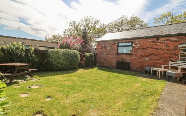 1 Pines Farm Cottages