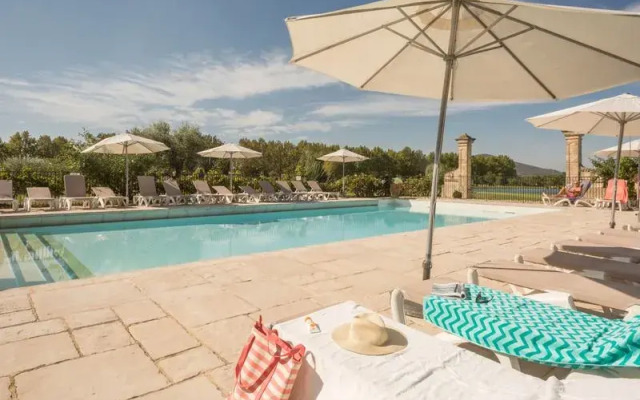 Pierre & Vacances Hotel Du Golf De Pont Royal En Provence