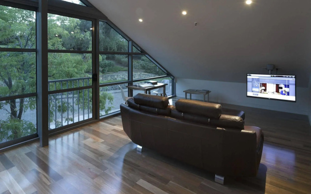 Salamanca Wharf Hotel