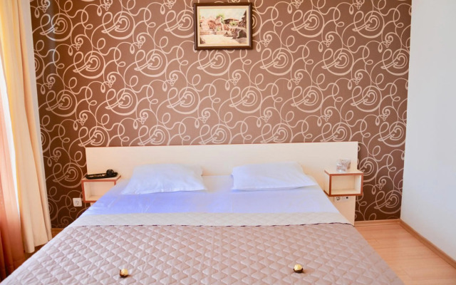 Rainbow 2 Beach Apartments