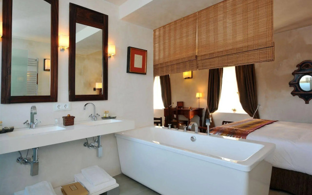 Boutique Hotel V-by Grupo Tribu