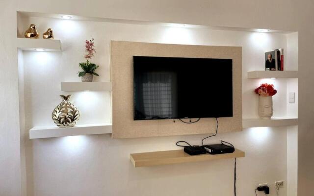 Spacious and Cozy apartment in the City