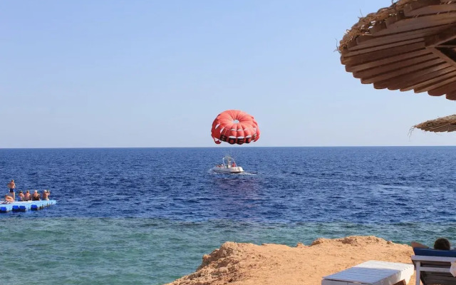 Magic Stay at Le Mirage Hotel