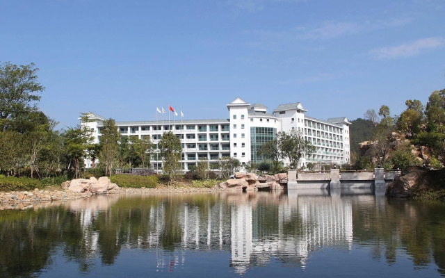 Heyuan Mels Welton Evergreen Lake Hotel