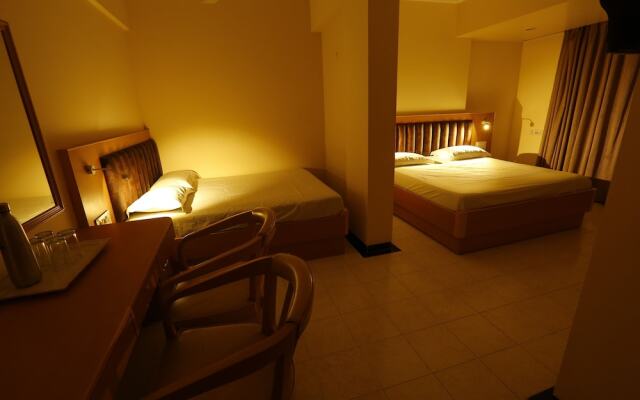 Hotel Ravi Kiran