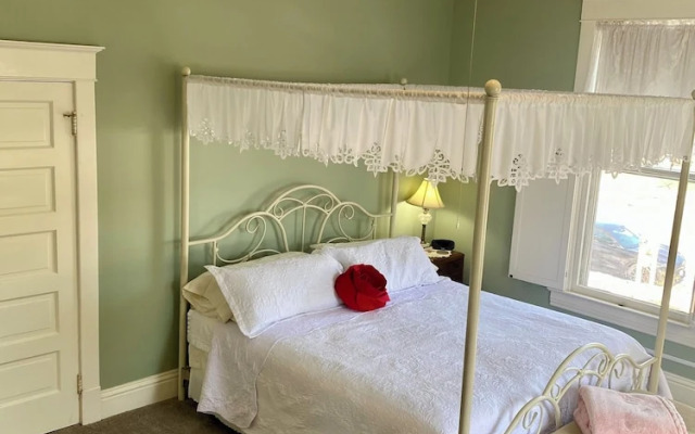 Red Rose Inn Bed & Breakfast