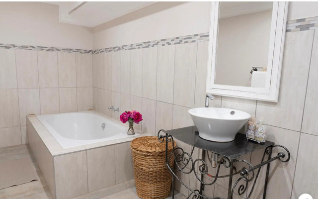 Rueby’s Apartment 101