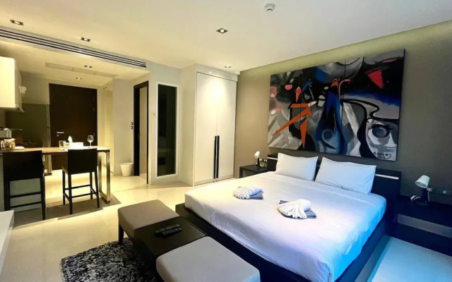 521 - 5 Stars Pool View Large Studio at Patong Beach