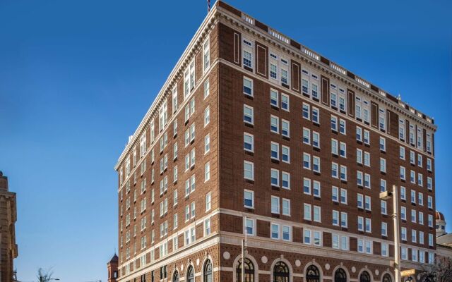 The Yorktowne Hotel, Tapestry Collection by Hilton