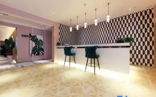 Mr. Robo Hotel (Chongqing Auditorium Jiefangbei Branch)