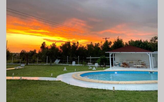 Family Maisonette with pool #2