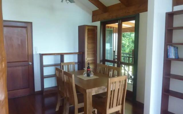 Daintree Holiday Homes - Yurara