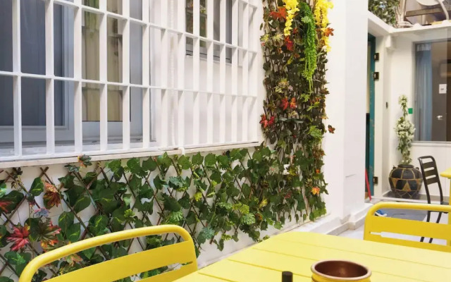 Sani Deluxe Suite Home