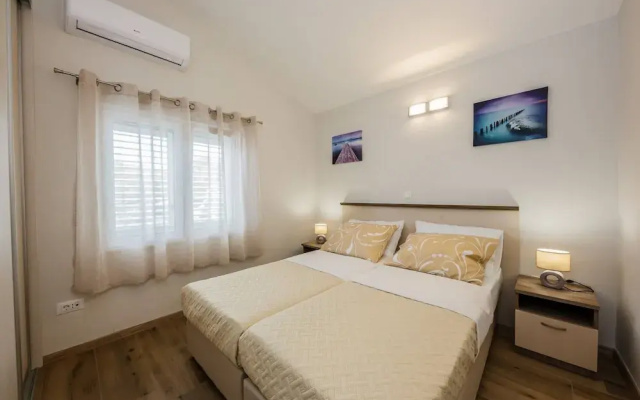 Two-bedroom Apartment Near Beach