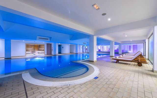 Asterias Beach Hotel